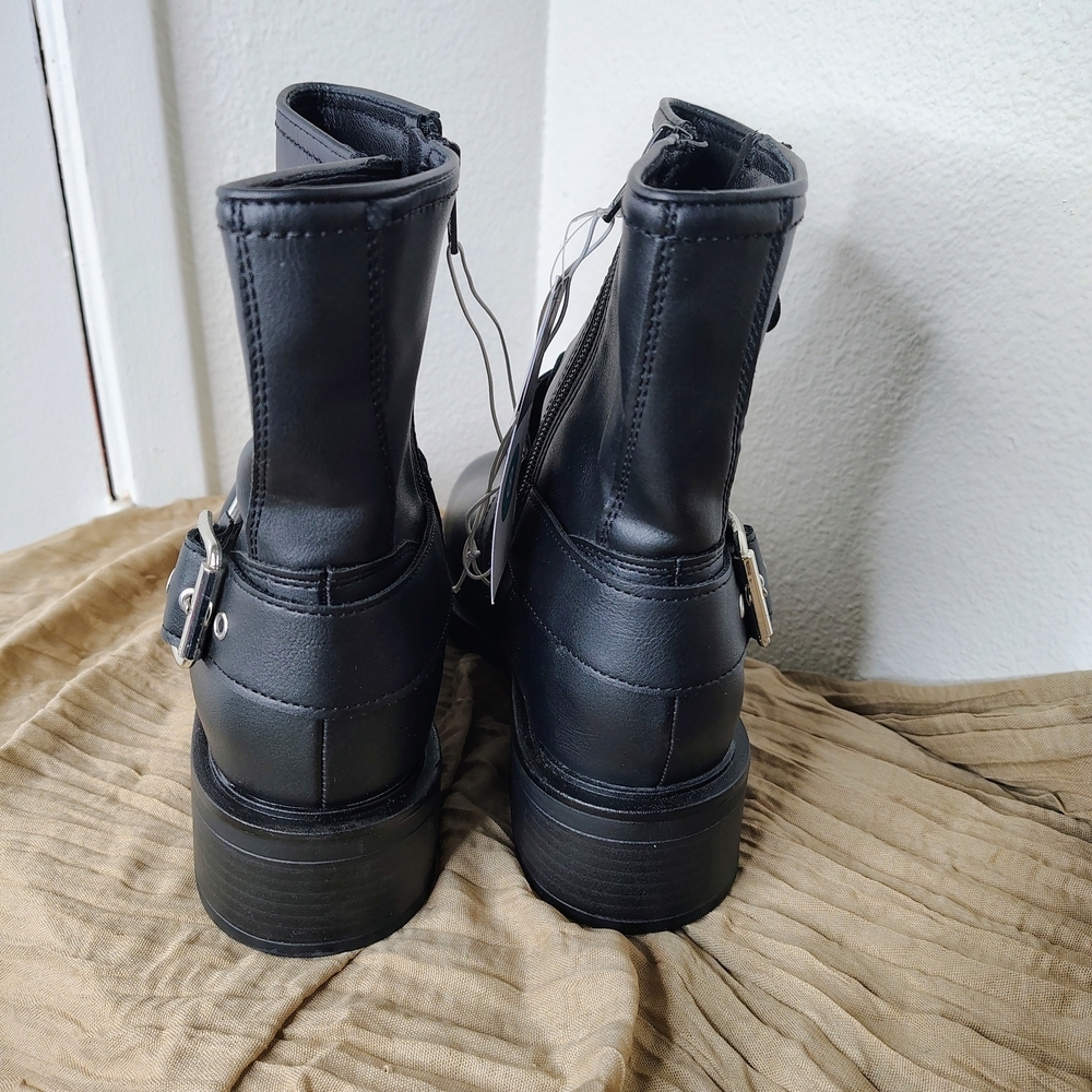 Universal Thread Women's Connor Harness Black Buckle Ankle Boots Sz 8 MemoryFoam - Picture 4 of 6
